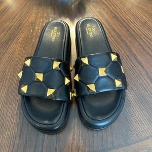 Authentic Valentino rock stud platform sandal